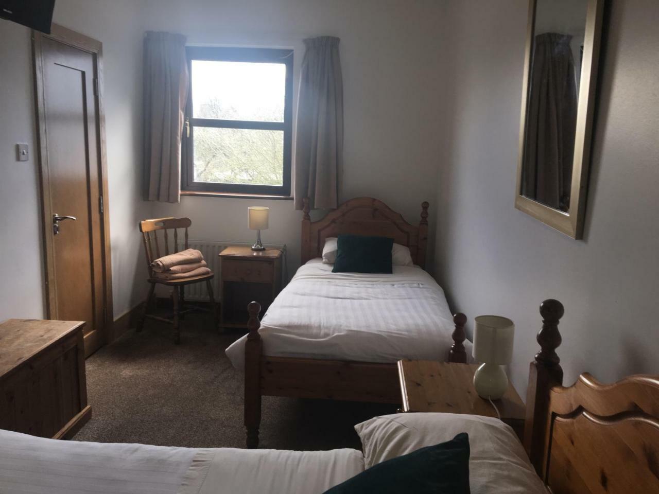 Dalys Accommodation Kilkenny Esterno foto
